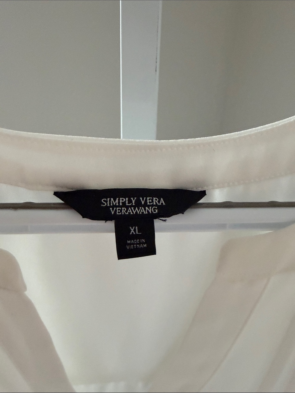 Simply Vera Vera Wang Cream Split V-Neck Blouse - Picture 2 of 8